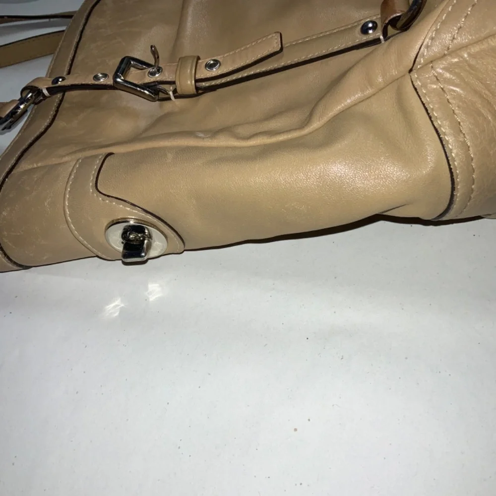 Coach Y2K Leather Lunch Box style Tote Bag Model # K0720-F11524